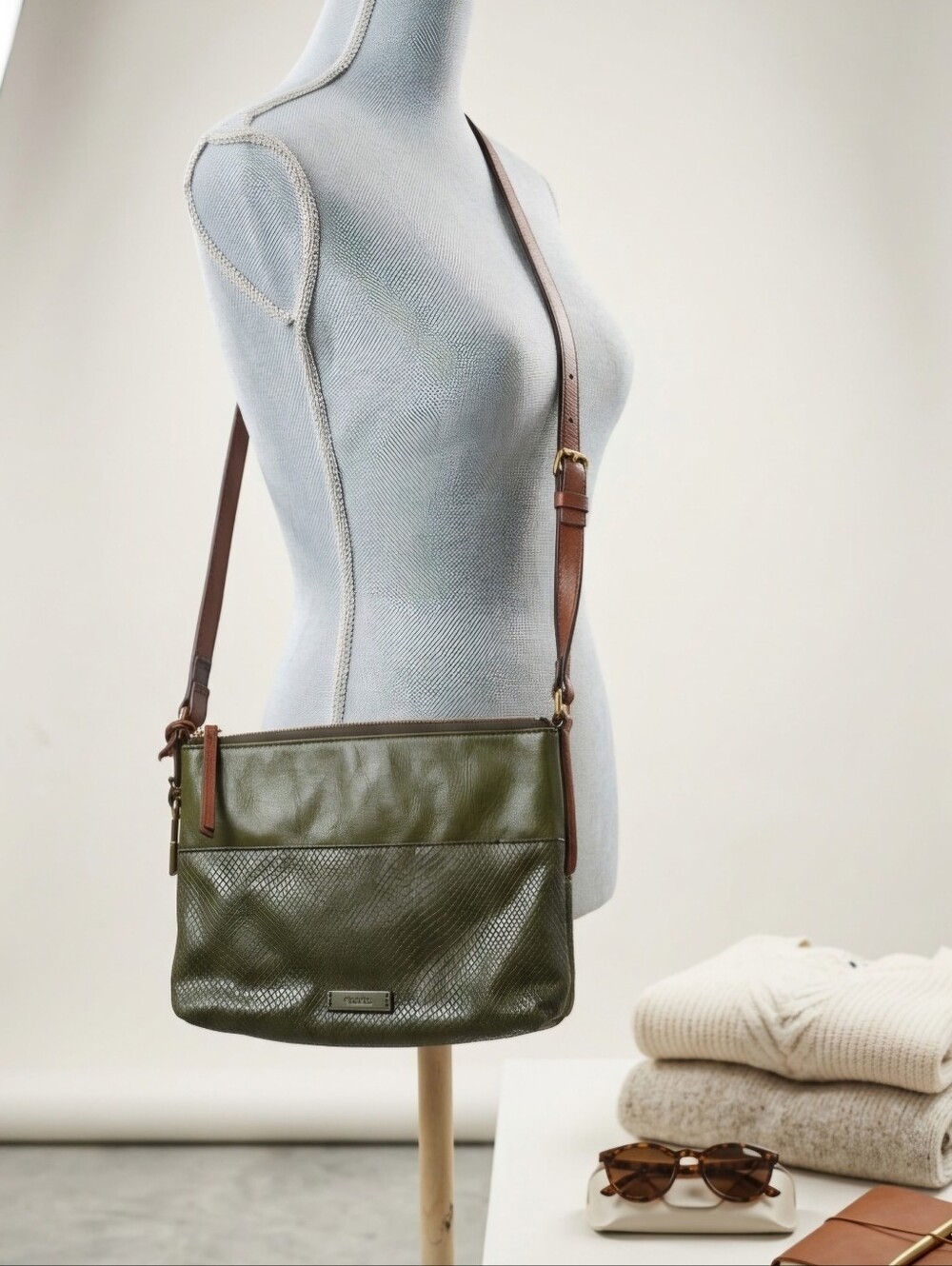 Fossil Fiona Small Crossbody Bag Olive Green Embossed Woven Leather Purse